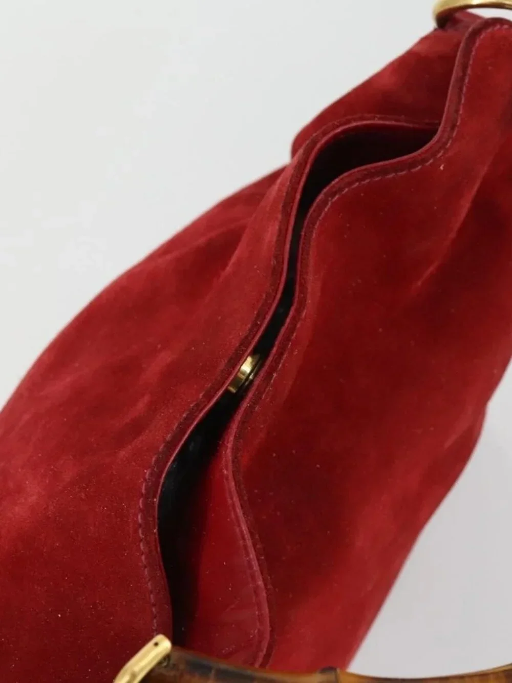 Gucci brand	gucci color	red